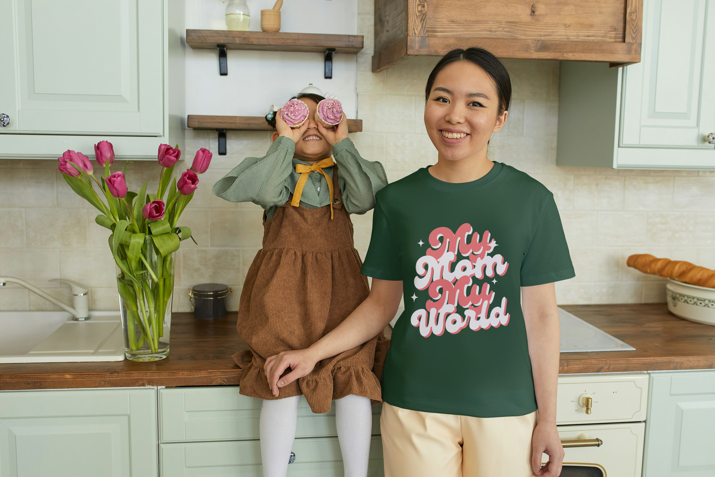 GRAPHIC PRINTED CLASSIC CREW TSHIRT - MY MOM MY WORLD