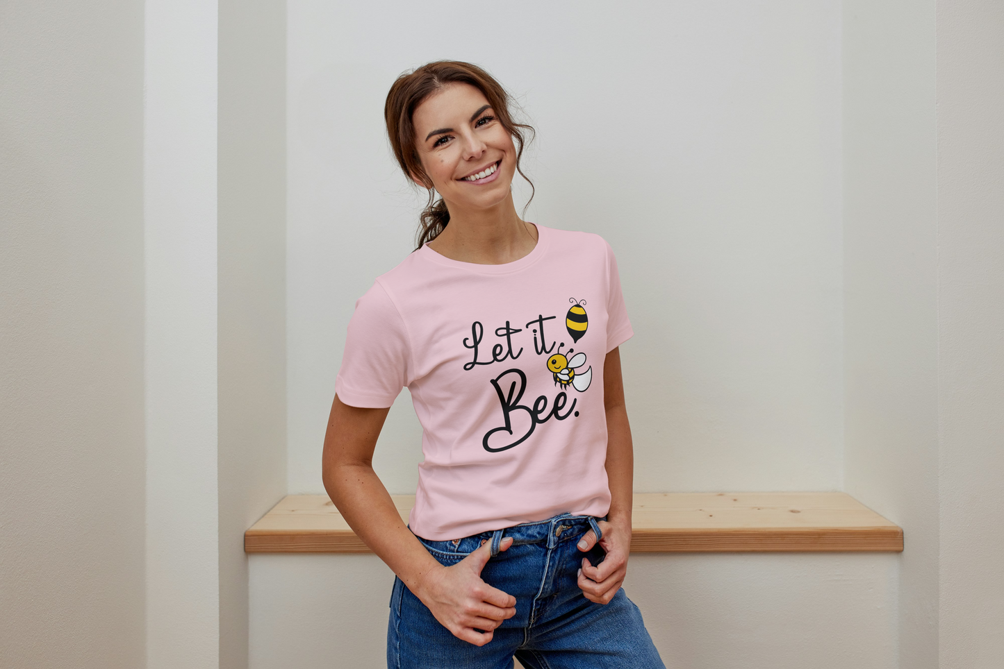 GRAPHIC PRINTED CLASSIC CREW TSHIRT - LET IT BEE