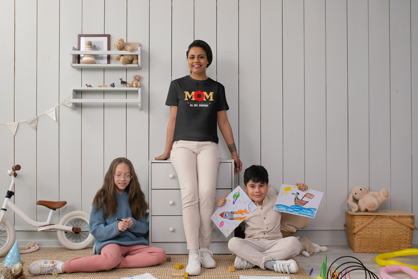 GRAPHIC PRINTED CLASSIC CREW TSHIRT - MOM ALL DAY EVERYDAY