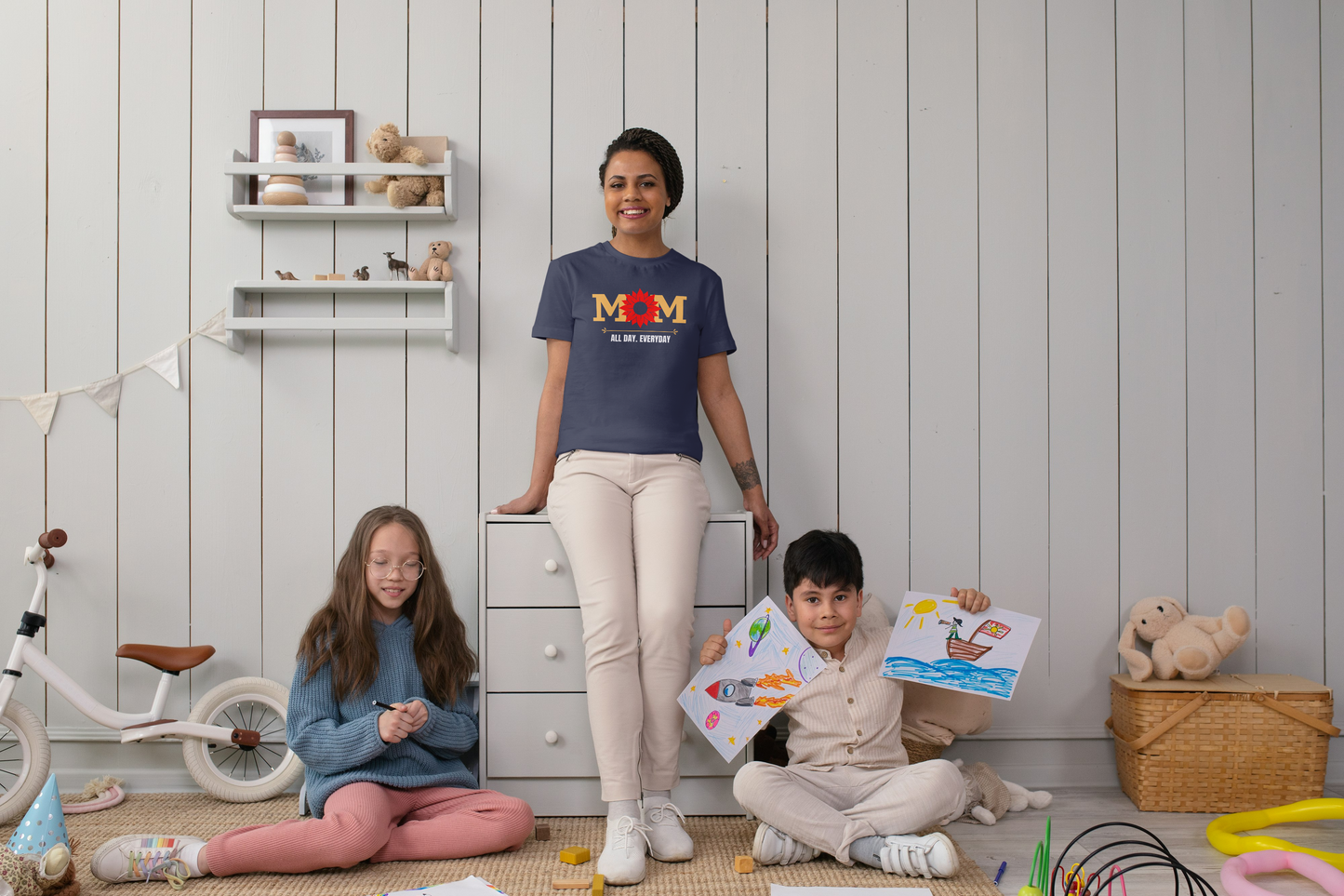 GRAPHIC PRINTED CLASSIC CREW TSHIRT - MOM ALL DAY EVERYDAY