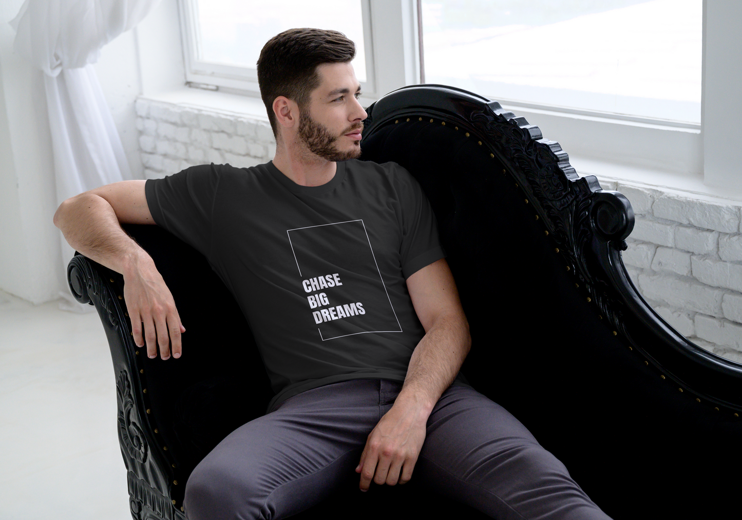 GRAPHIC PRINTED CLASSIC CREW TSHIRT - CHASE YOUR DREAMS