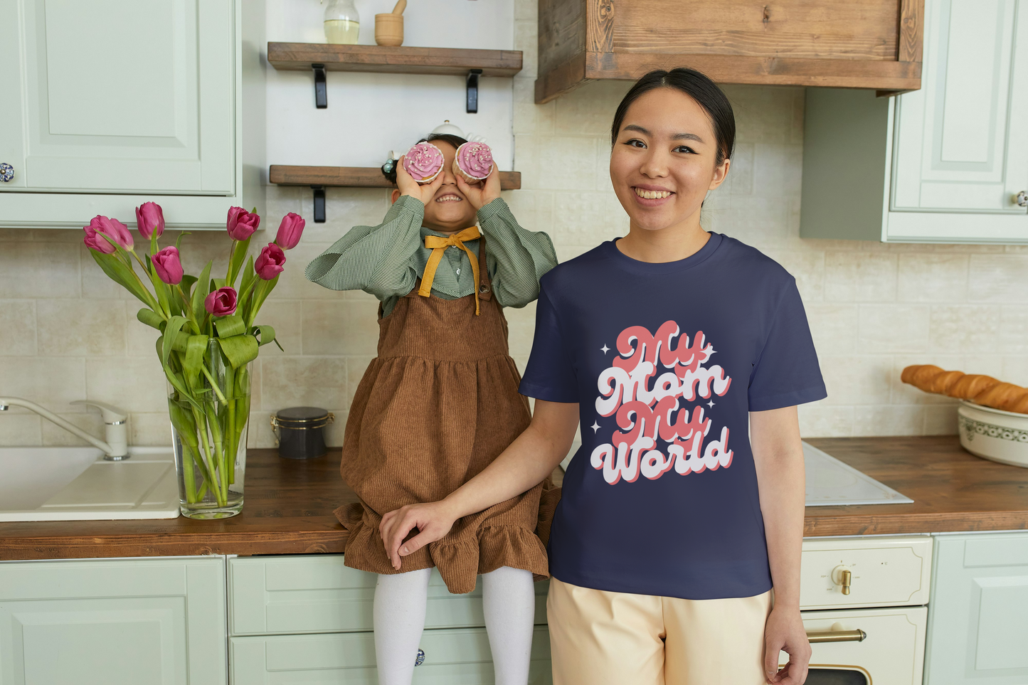 GRAPHIC PRINTED CLASSIC CREW TSHIRT - MY MOM MY WORLD