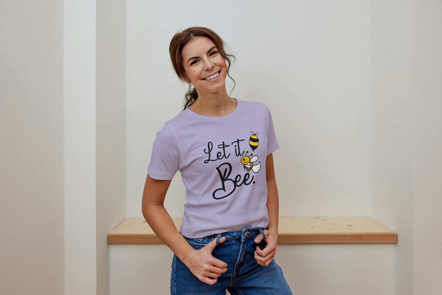 GRAPHIC PRINTED CLASSIC CREW TSHIRT - LET IT BEE