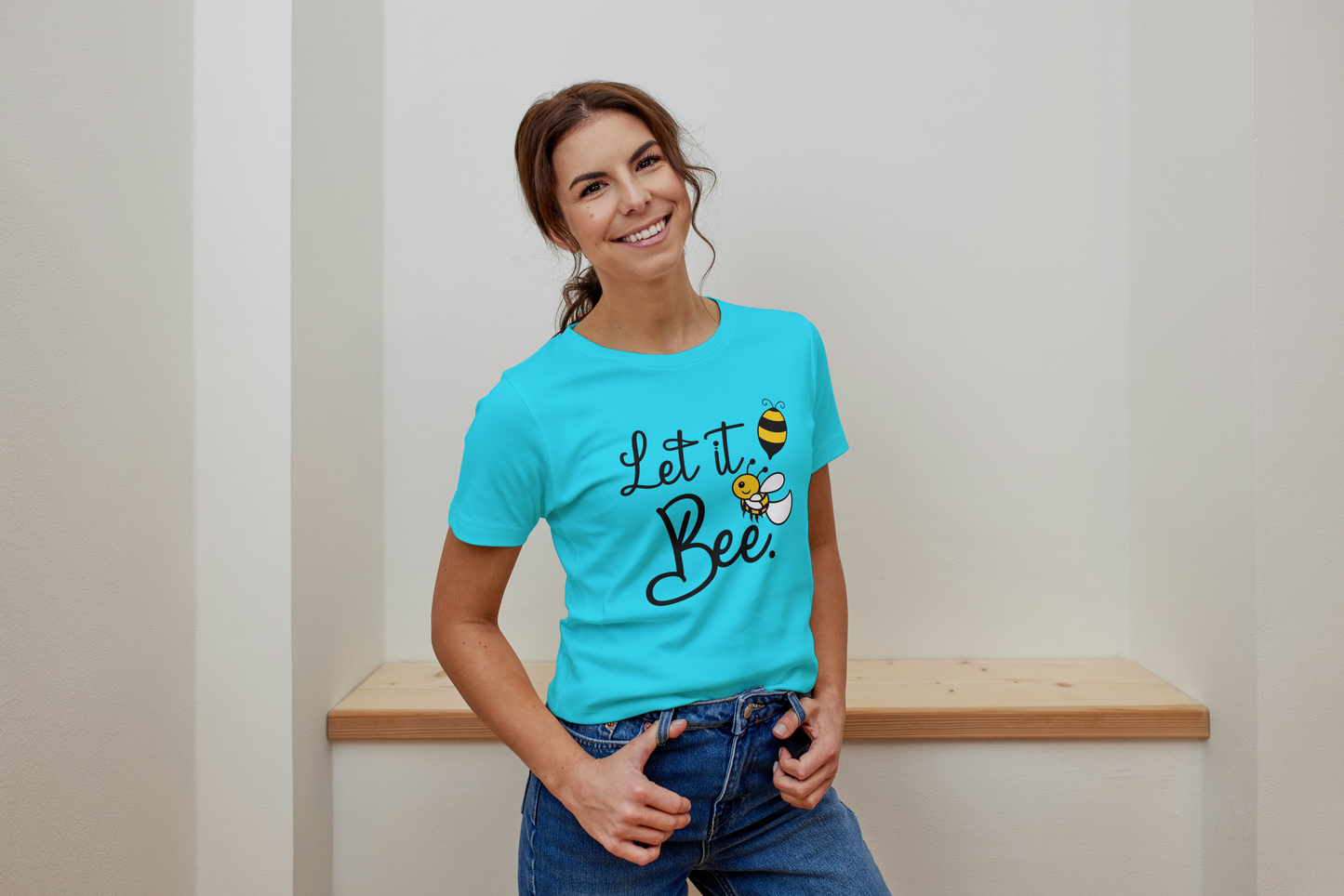 GRAPHIC PRINTED CLASSIC CREW TSHIRT - LET IT BEE