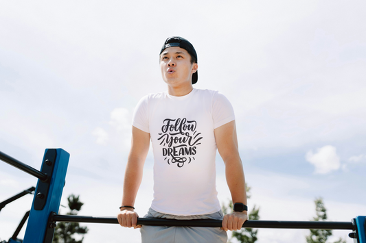GRAPHIC PRINTED CLASSIC CREW TSHIRT - FOLLOW YOUR DREAMS