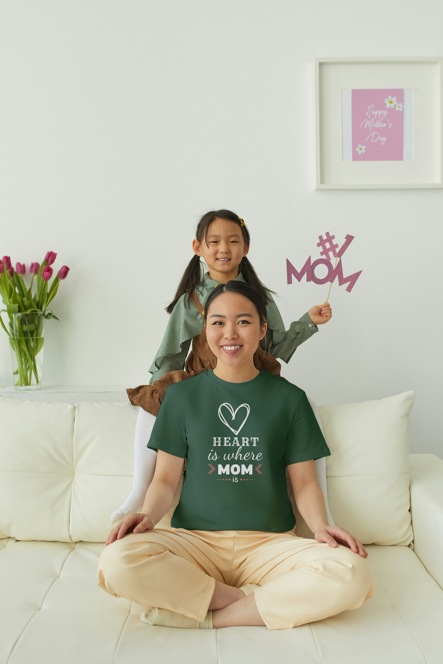 GRAPHIC PRINTED CLASSIC CREW TSHIRT - HEART IS WHERE MOM IS