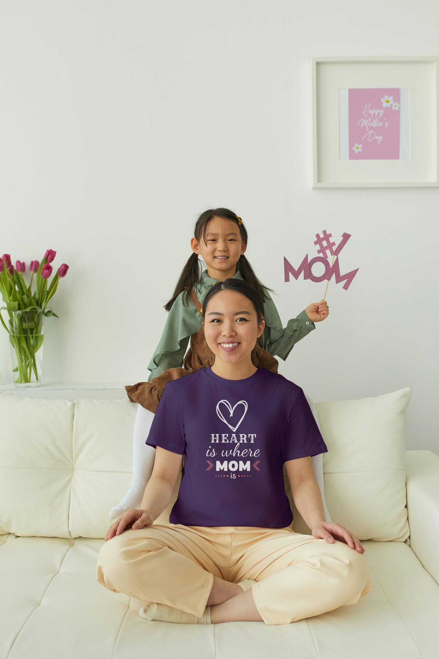 GRAPHIC PRINTED CLASSIC CREW TSHIRT - HEART IS WHERE MOM IS