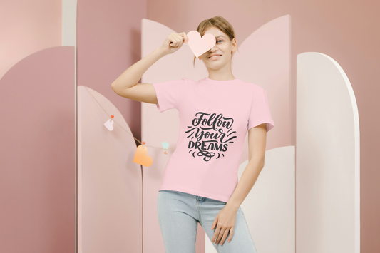 GRAPHIC PRINTED CLASSIC CREW TSHIRT - FOLLOW YOUR DREAMS